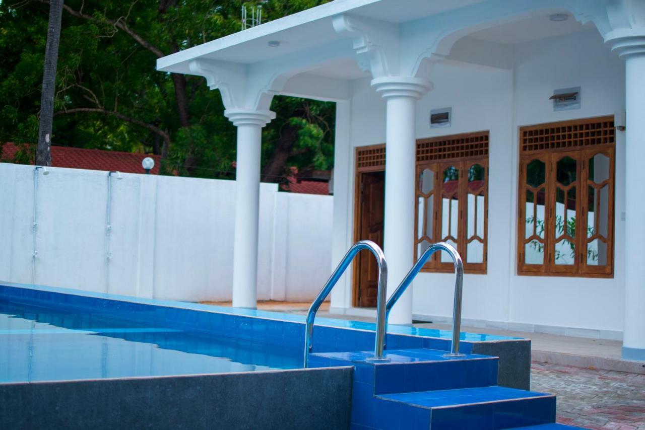 Mrd Beach Hotel ตรินโคมาลี ภายนอก รูปภาพ