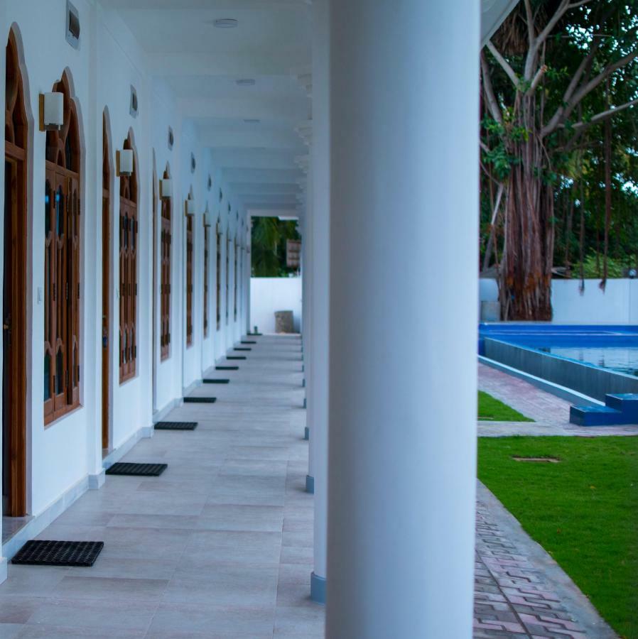 Mrd Beach Hotel ตรินโคมาลี ภายนอก รูปภาพ