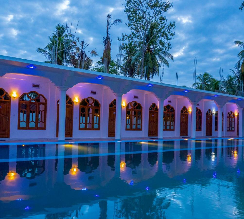 Mrd Beach Hotel ตรินโคมาลี ภายนอก รูปภาพ