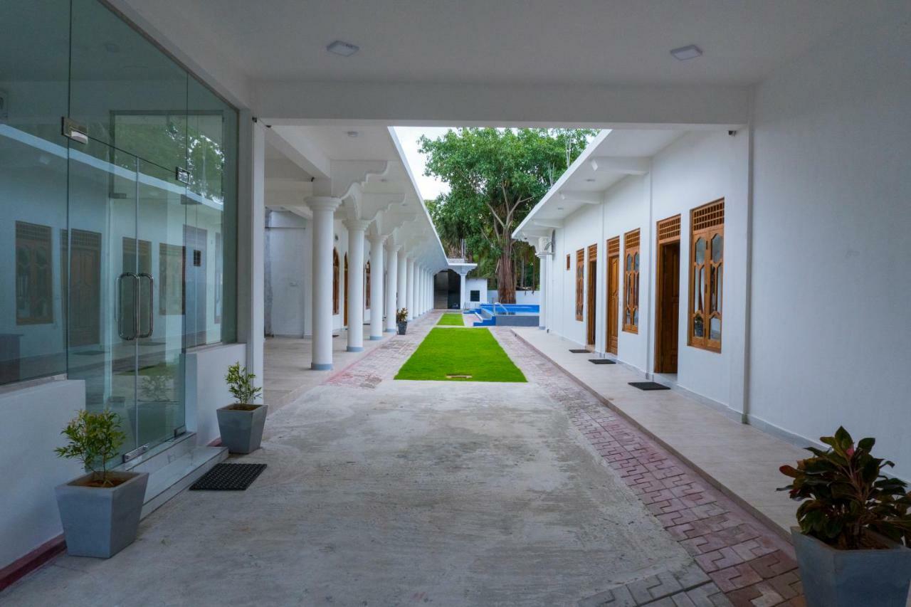Mrd Beach Hotel ตรินโคมาลี ภายนอก รูปภาพ